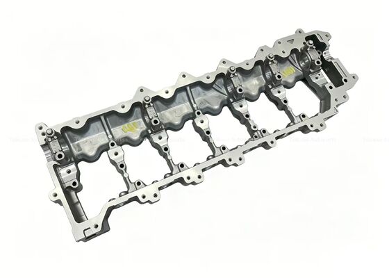 Pour J08E Casement d'arbre à cames automobile conçu avec des surfaces d'étanchéité usinées de précision pour soutenir l'assemblage et le fonctionnement du moteur